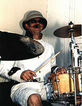 leon aux drums